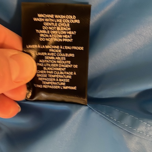 Running Room Fit wear vest. Size Large - Picture 8 of 9